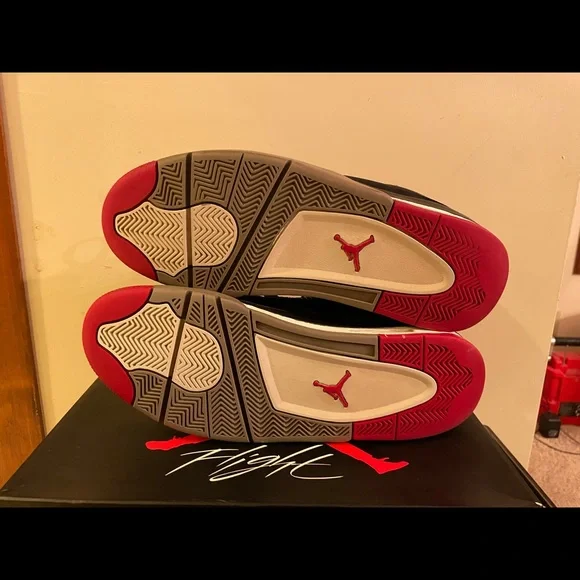 Jordan 4 Retro Bred (2012) Size 13 - Picture 11 of 11